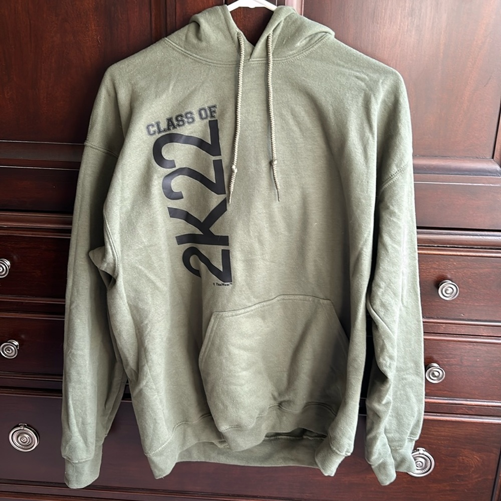NEW - Men’s large class of 2022 hoodie, true to size. Printed by ThisWear.